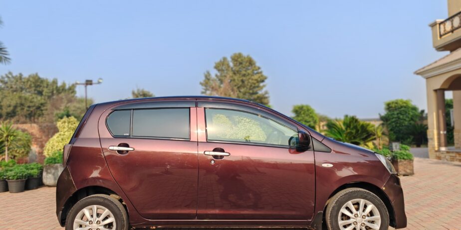 Daihatsu Mira 2015
