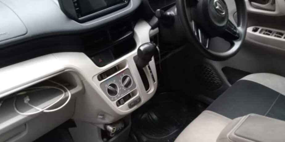 Daihatsu move 2015/16