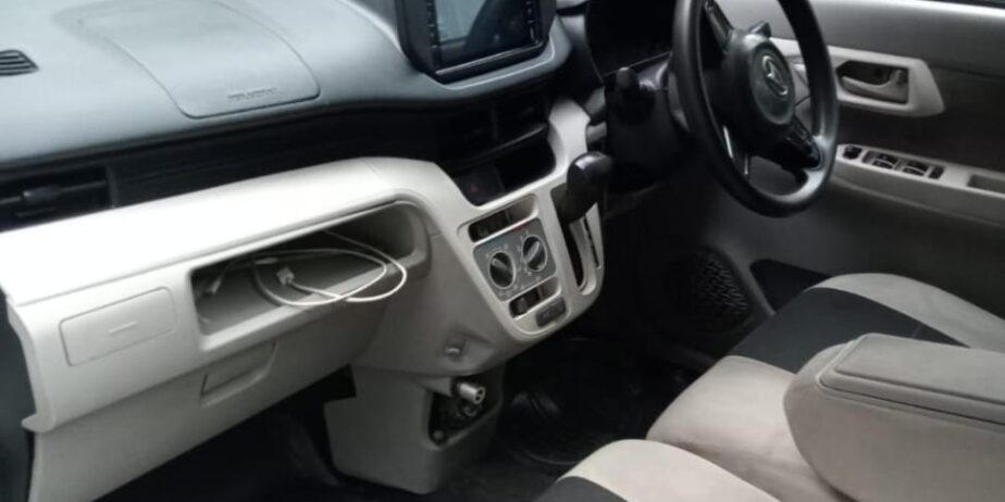 Daihatsu move 2015/16