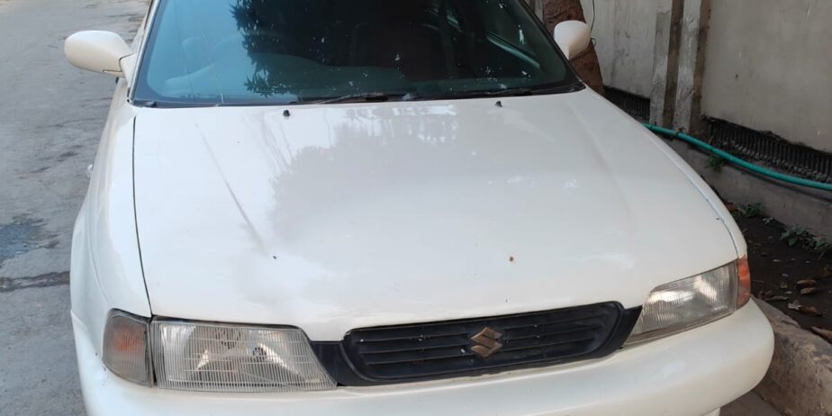 Suzuki baleno 2000