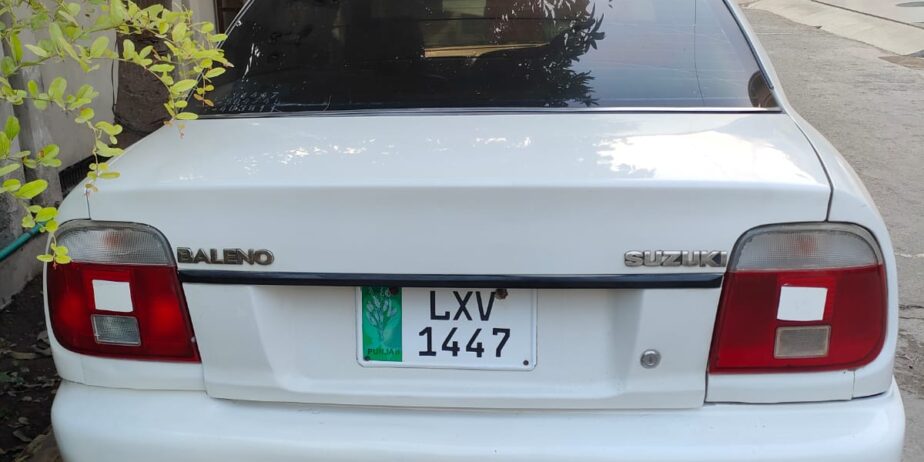 Suzuki baleno 2000
