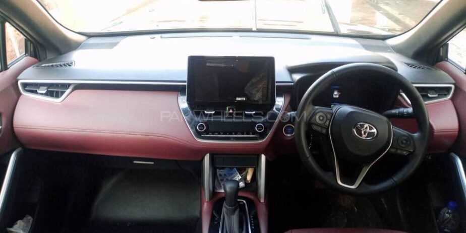 Toyota cross 2024 hybrid