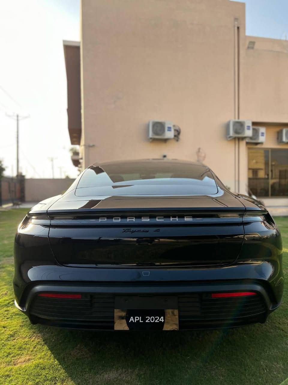 Porsche Taycan S4 2024