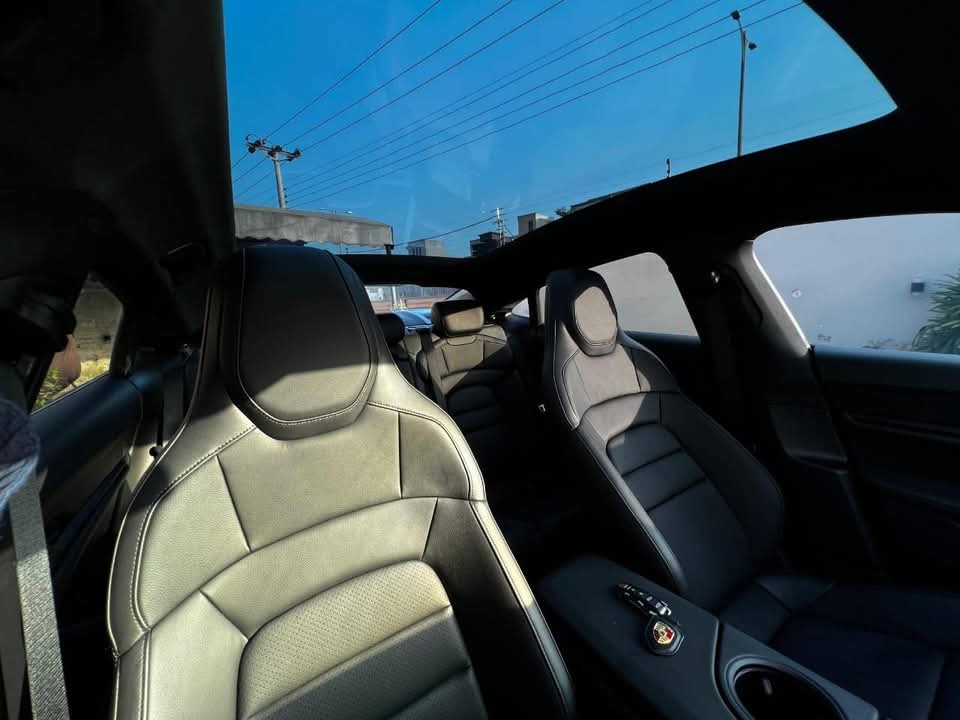 Porsche Taycan S4 2024