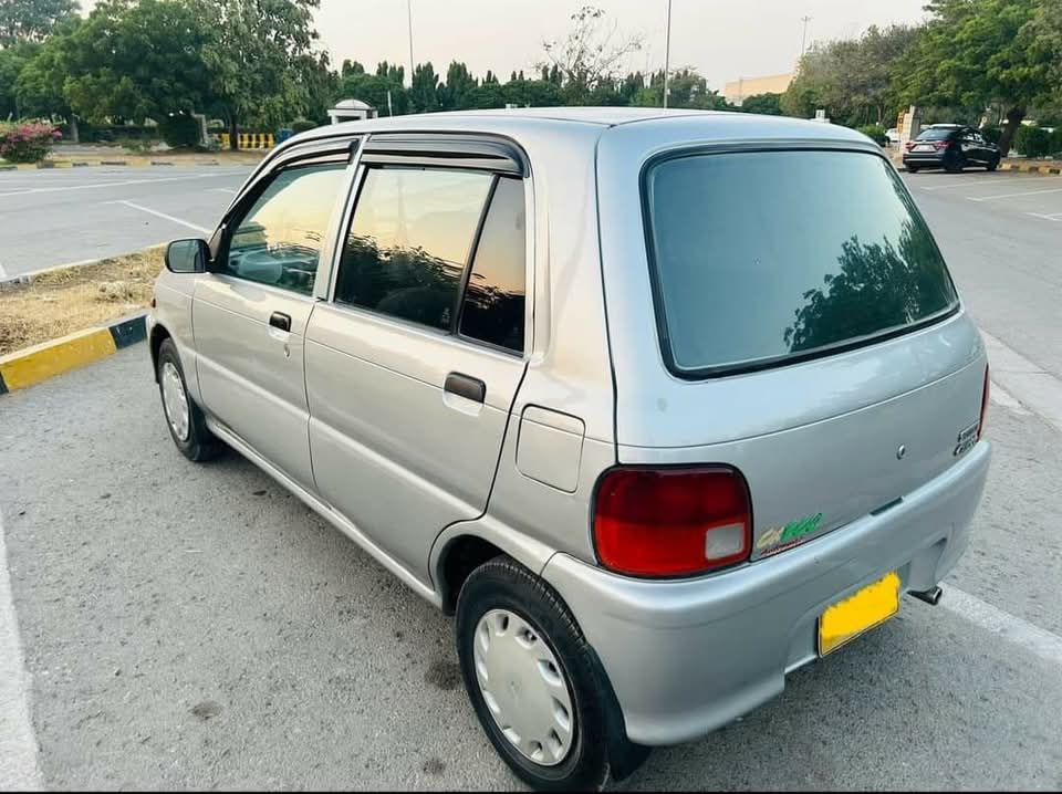 Daihatsu Coure 2011
