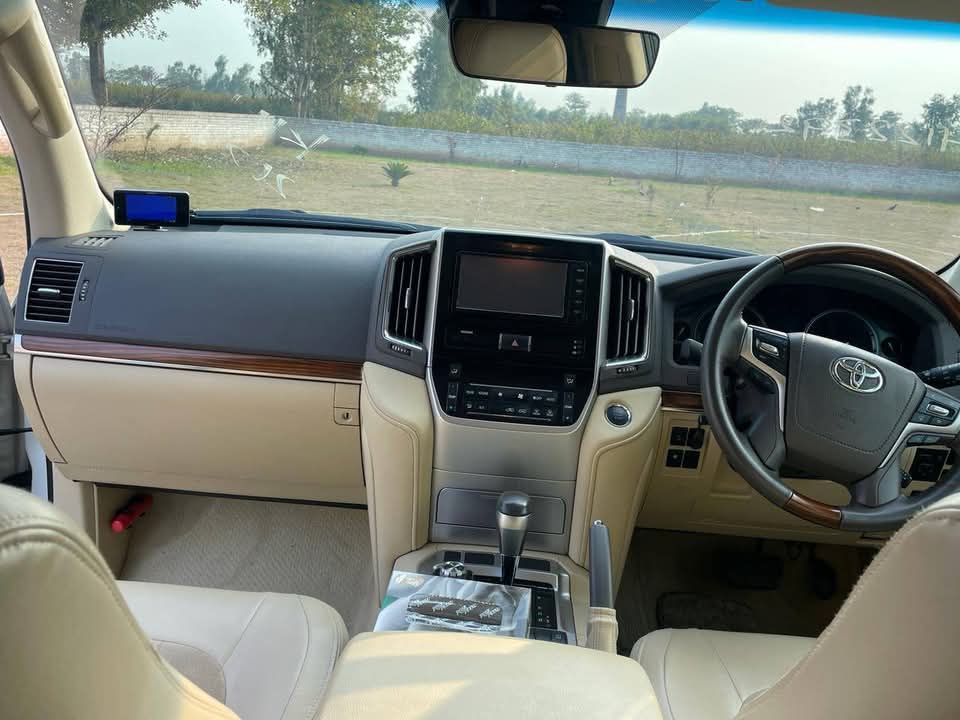 Toyota LC AX 2016/22