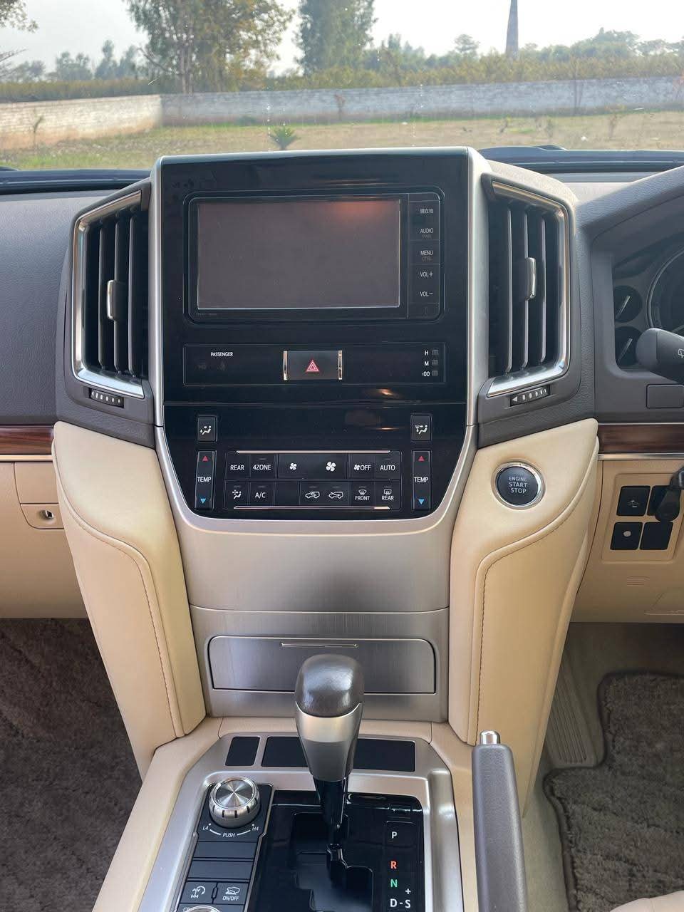 Toyota LC AX 2016/22