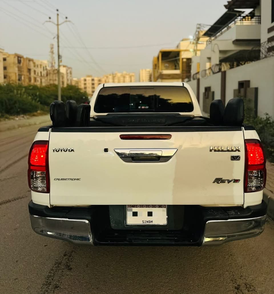 Toyota Revo V 2019