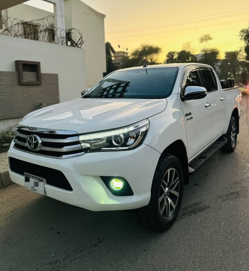 Toyota Revo V 2019