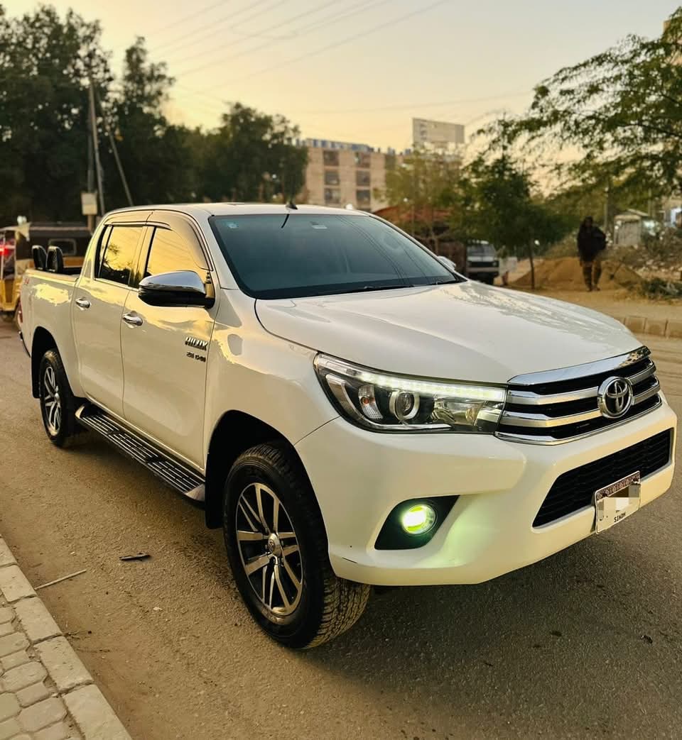 Toyota Revo V 2019