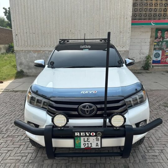 Toyota Revo V 2018
