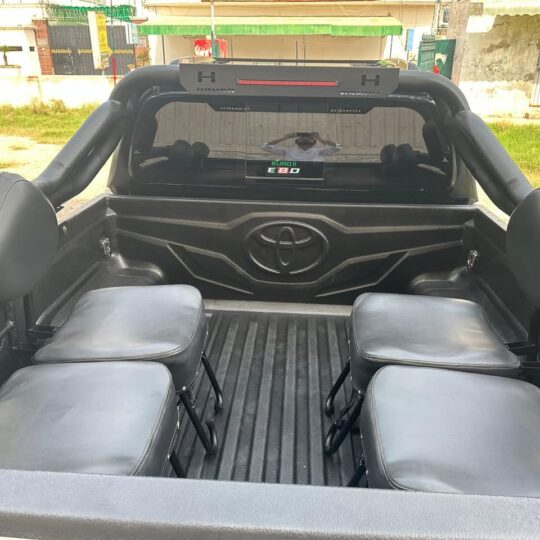 Toyota Revo V 2018