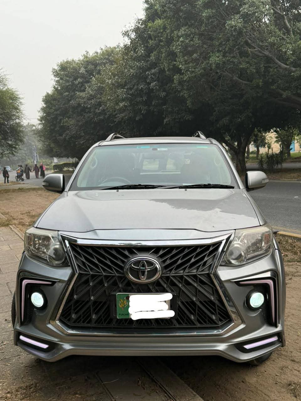 Toyota fortuner 2.7 2013