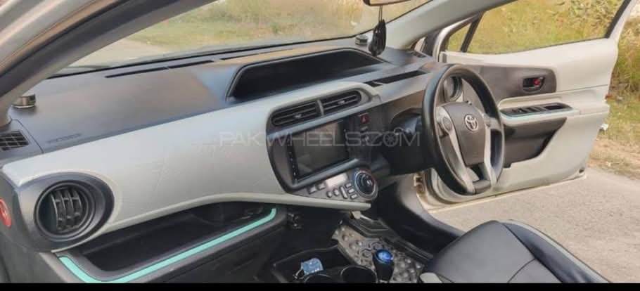 Toyota AQUA hybrid 2012/15
