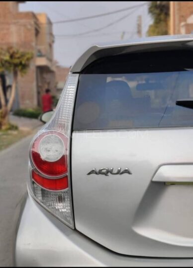 Toyota AQUA hybrid 2012/15