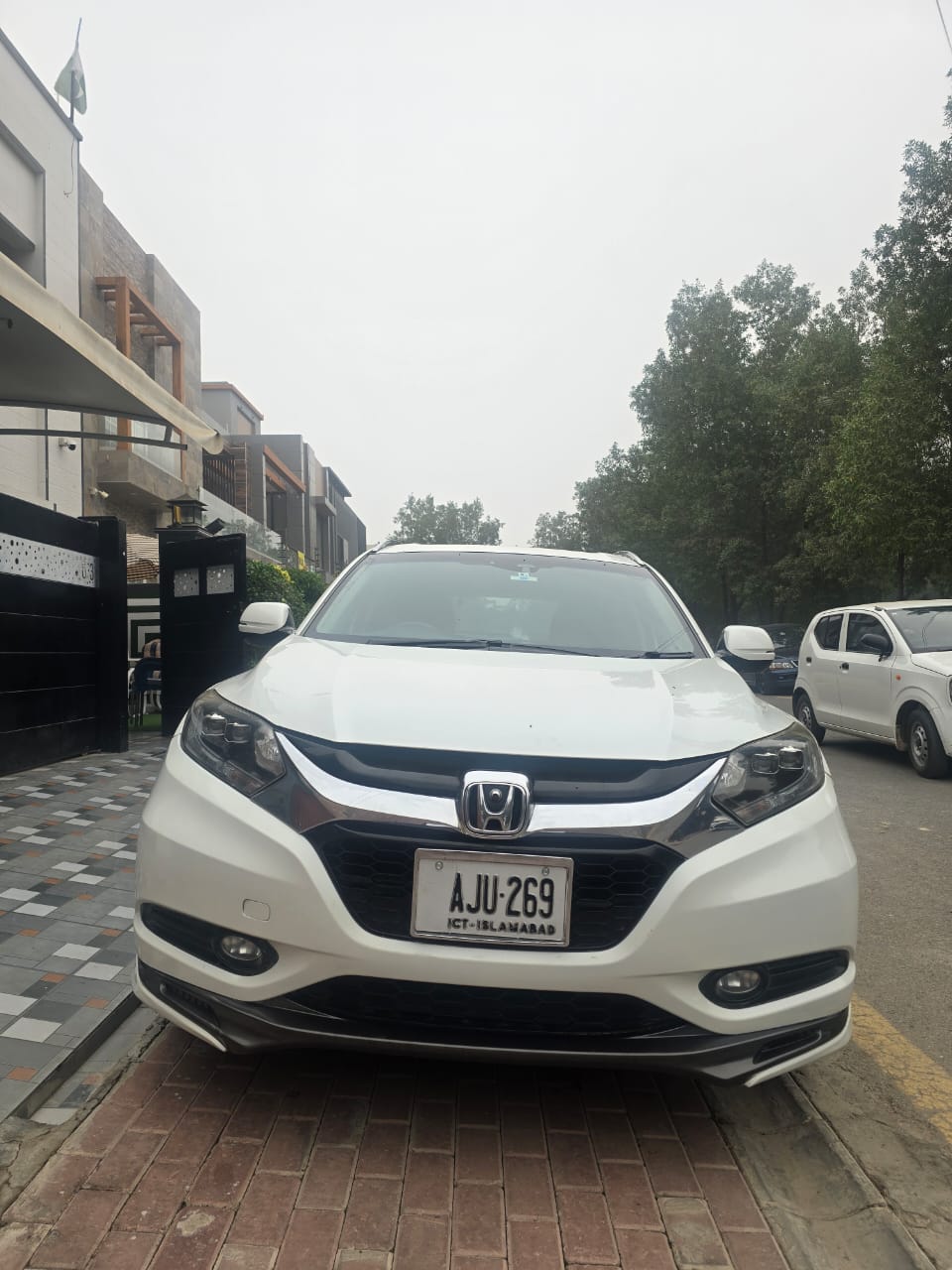Honda vezel hybrid Z 2014/19