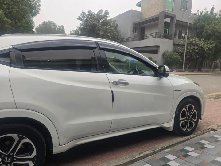 Honda vezel hybrid Z 2014/19