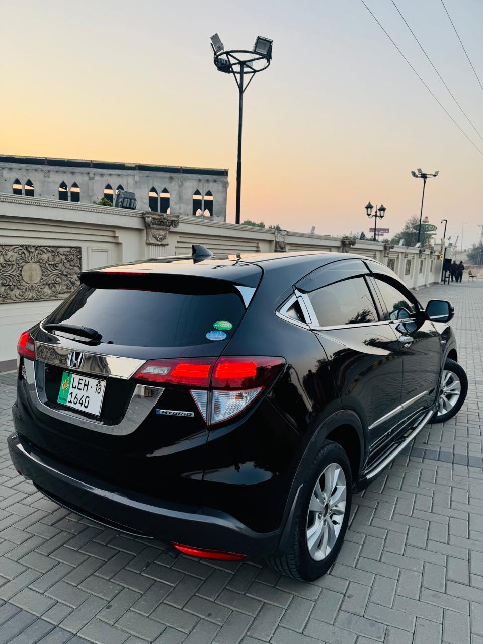 Honda vezel X 2014/18