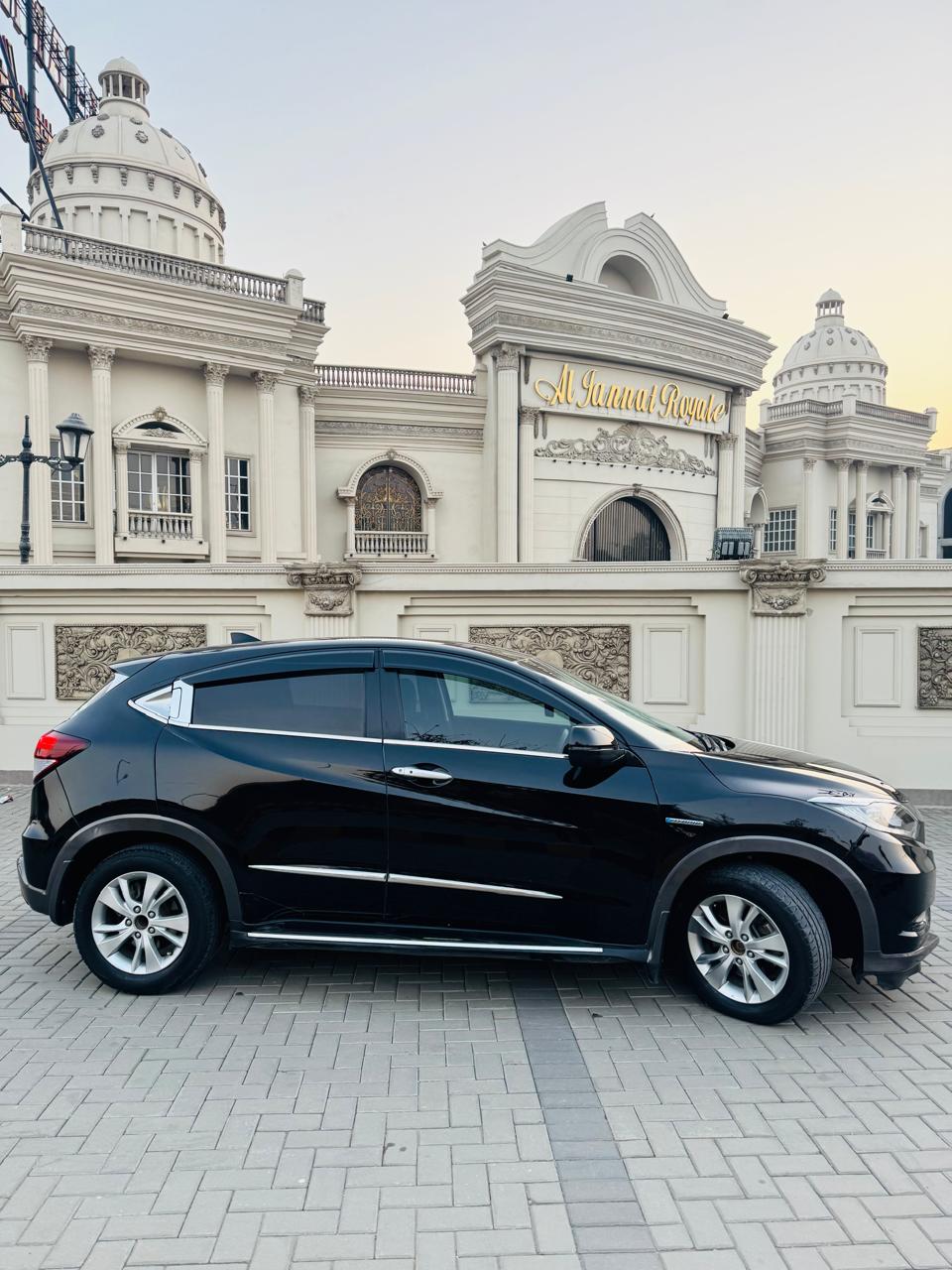 Honda vezel X 2014/18