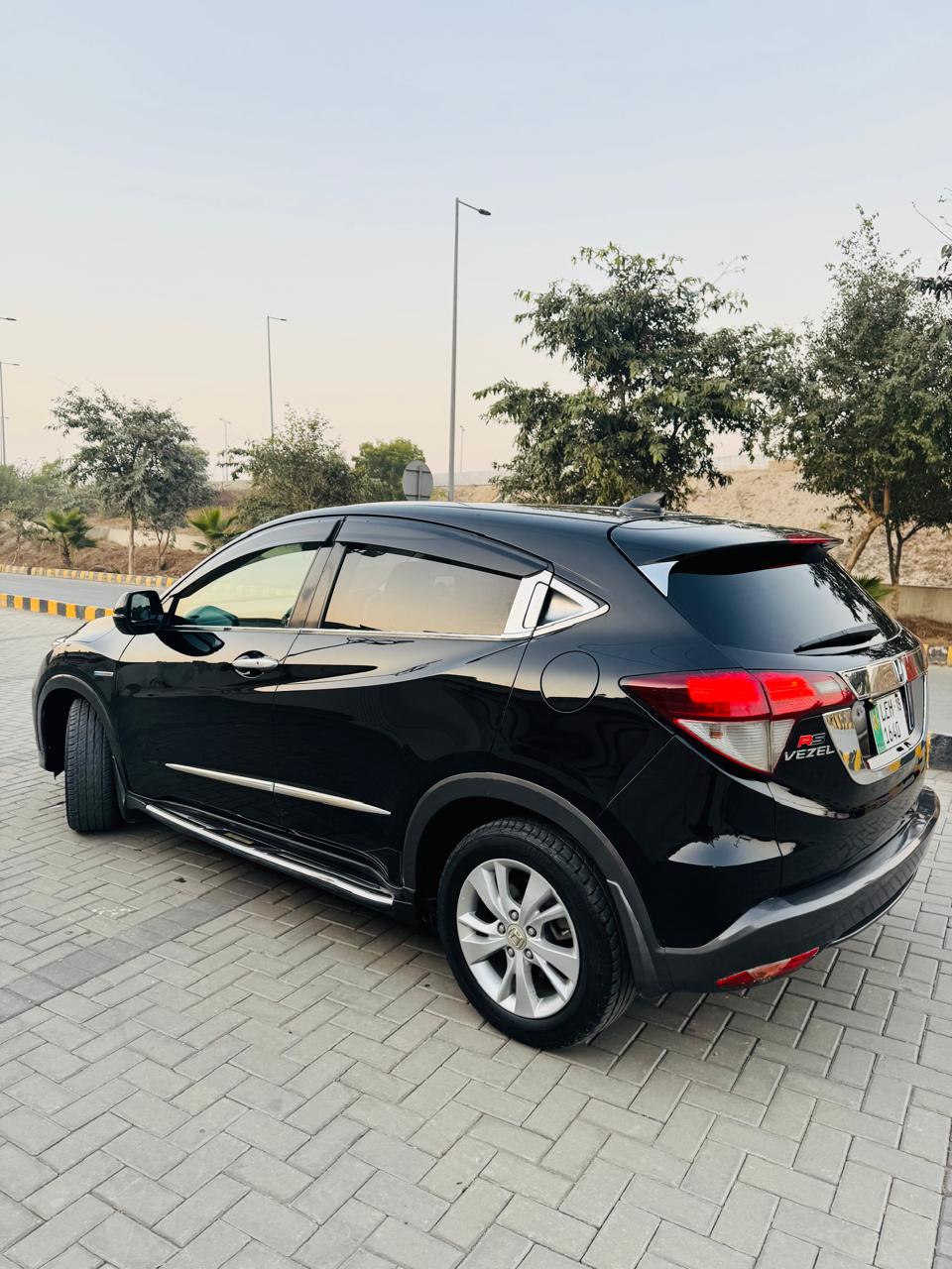 Honda vezel X 2014/18