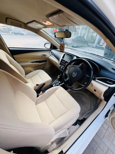 Toyota Yaris auto 1.3 2022