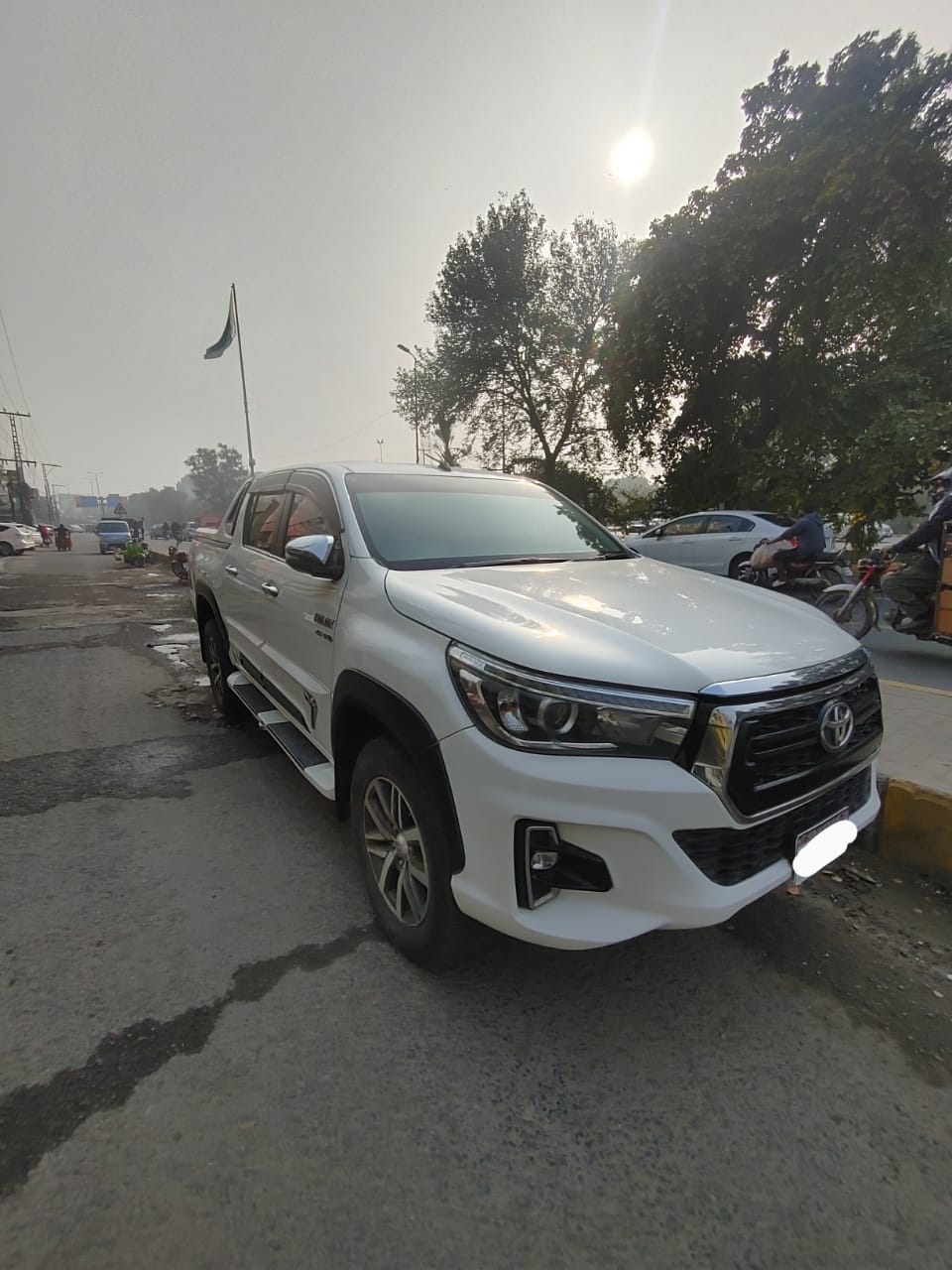 Toyota Revo V AT 2020