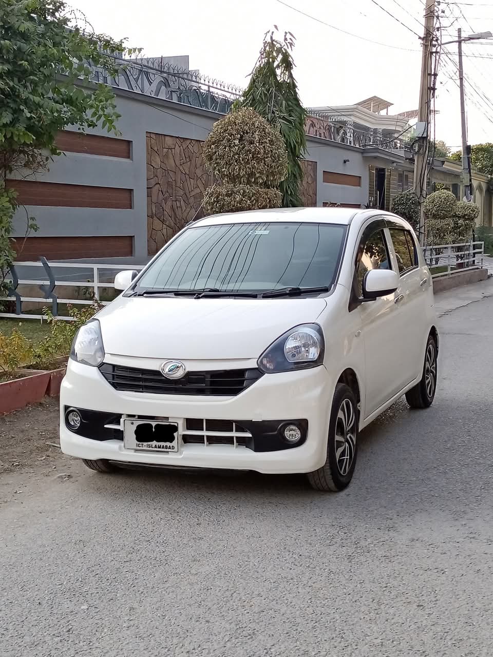 Daihatsu Mira ES 2014/17