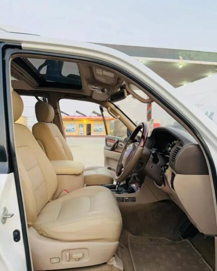 Toyota Land Cruiser Cygnus 2001/3