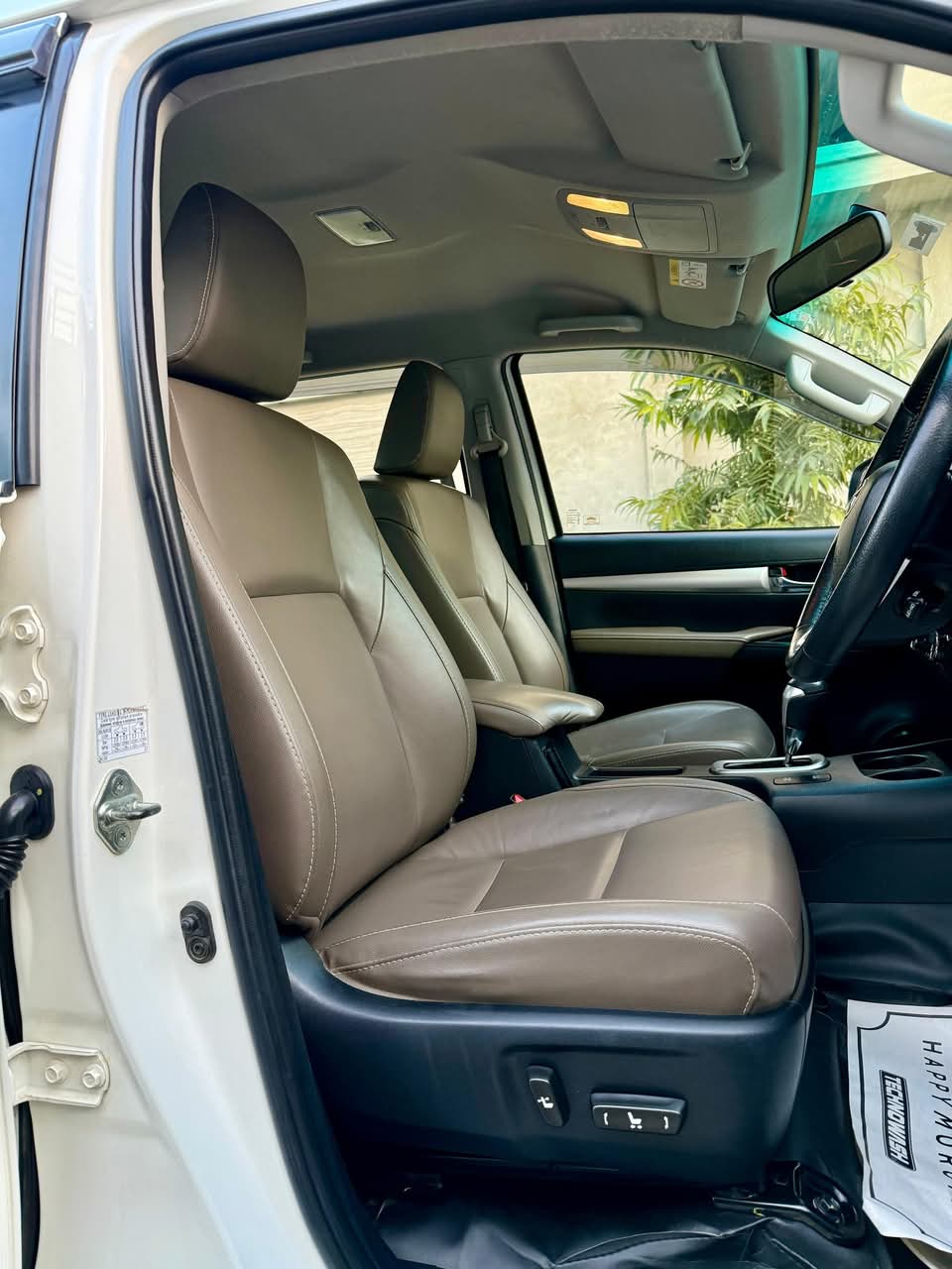 Toyota Revo V AT 2019