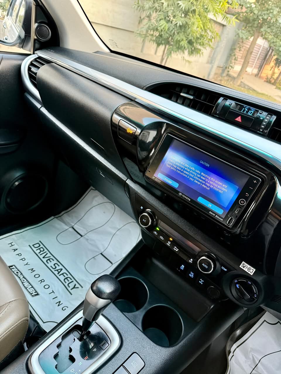 Toyota Revo V AT 2019