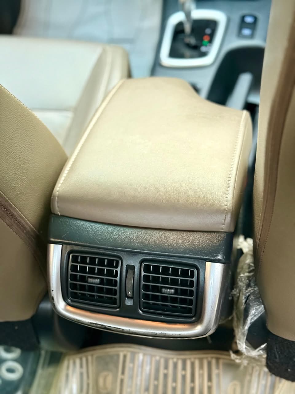 Toyota Revo V AT 2019