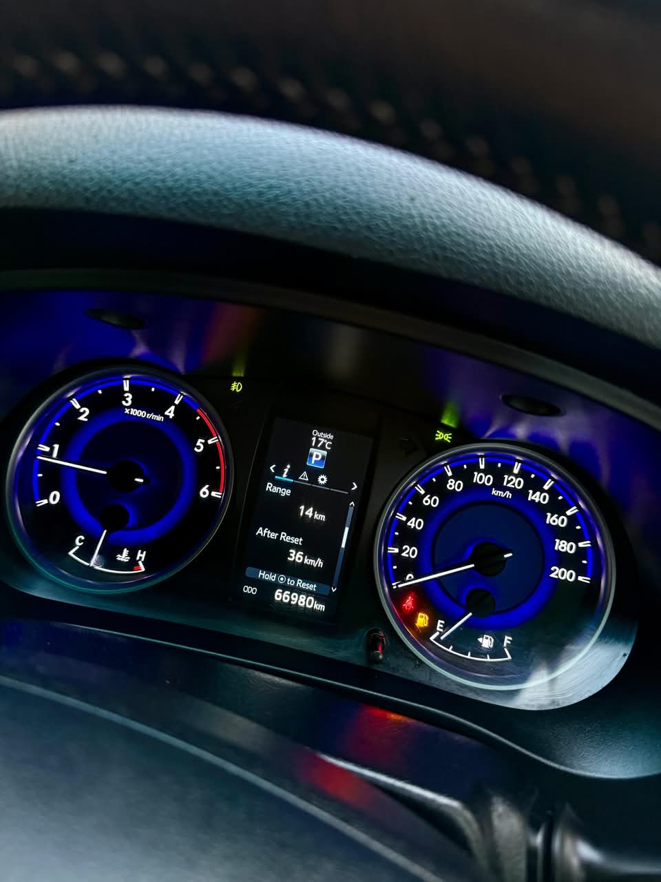 Toyota Revo V AT 2019