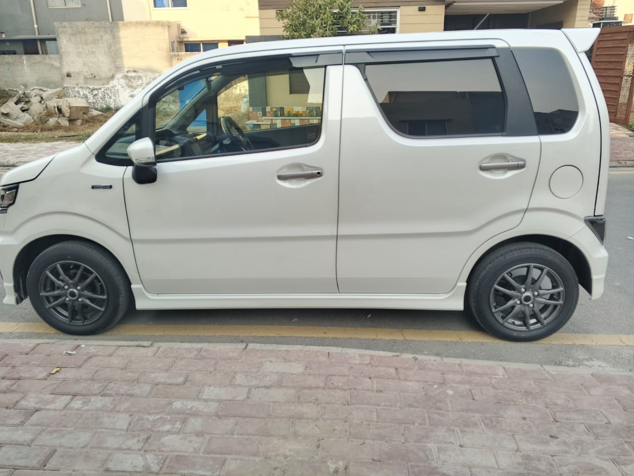 Suzuki WagonR 2023