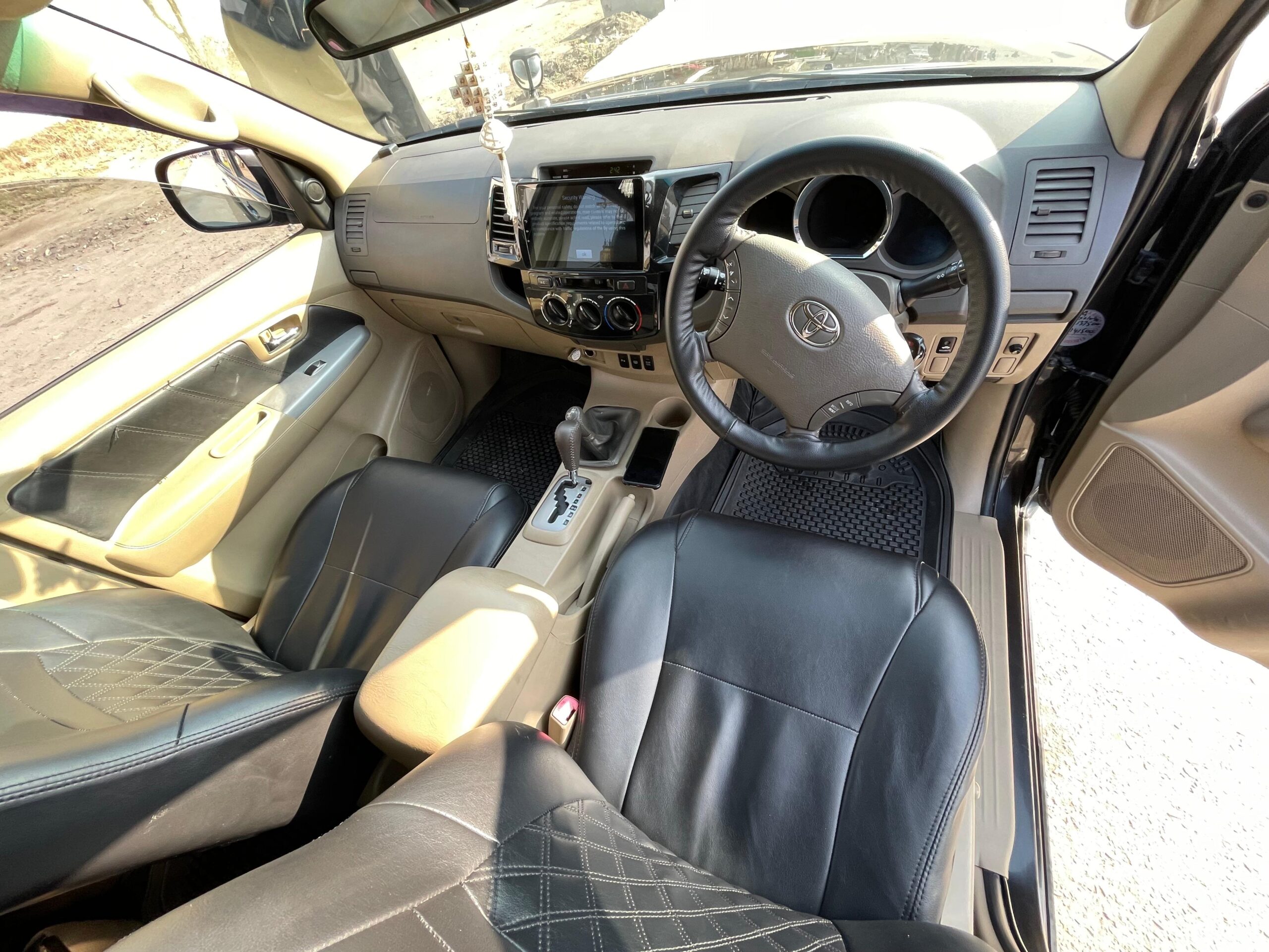 Toyota fortuner 2.7 2010