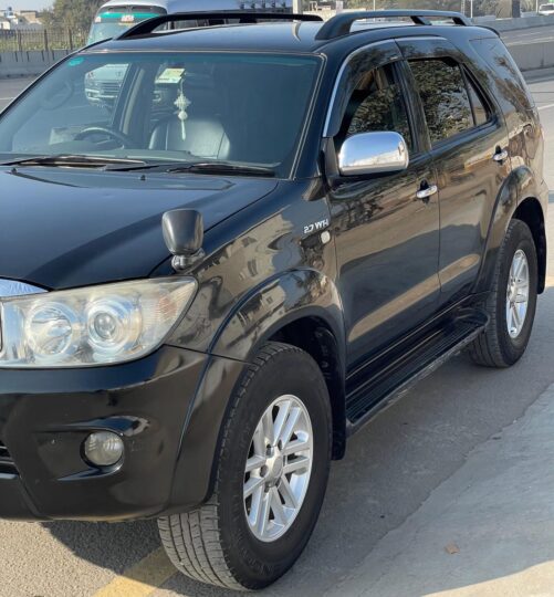 Toyota fortuner 2.7 2010