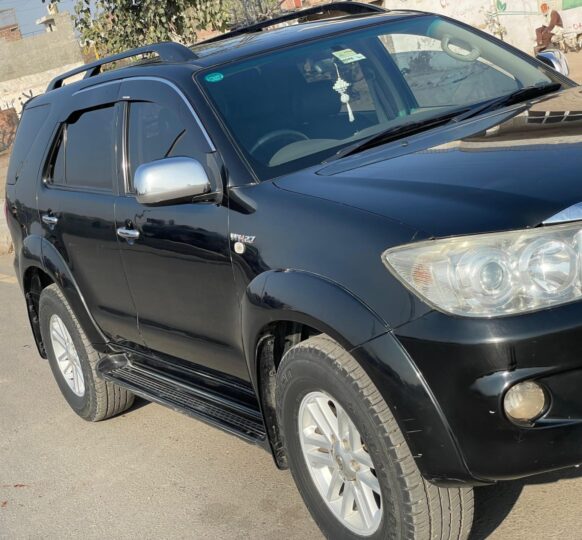 Toyota fortuner 2.7 2010