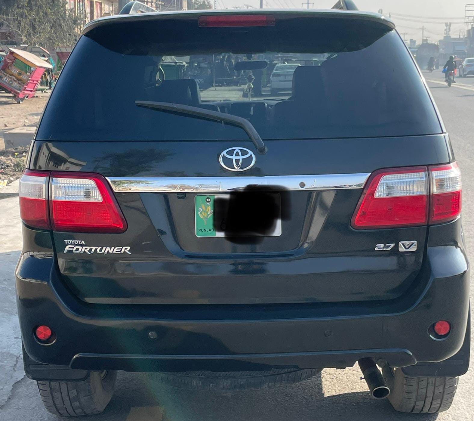 Toyota fortuner 2.7 2010