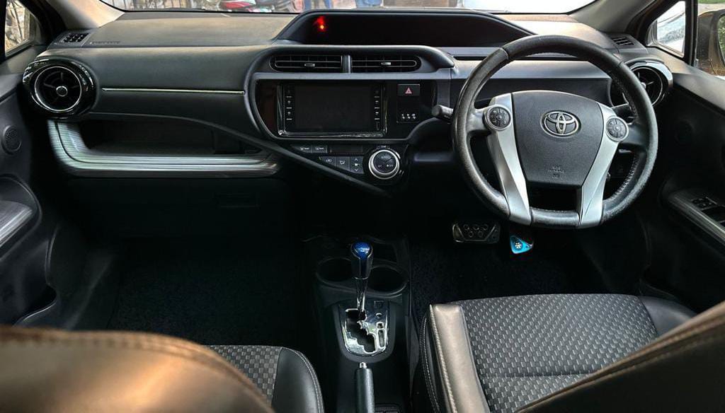 Toyota Aqua urban X 2015/19
