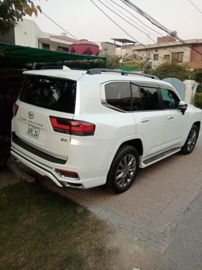 Toyota land cruiser LC 300 2022/24 Japanese