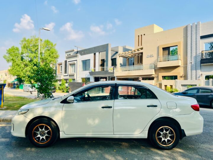 Toyota Gli auto 2013