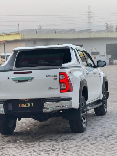 Toyota Revo V AT 2021