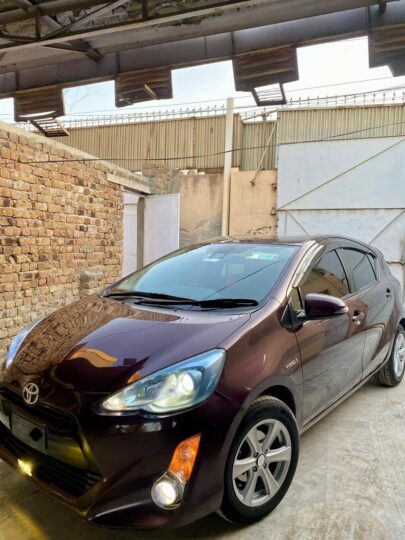 Toyota Aqua G hybrid 2016
