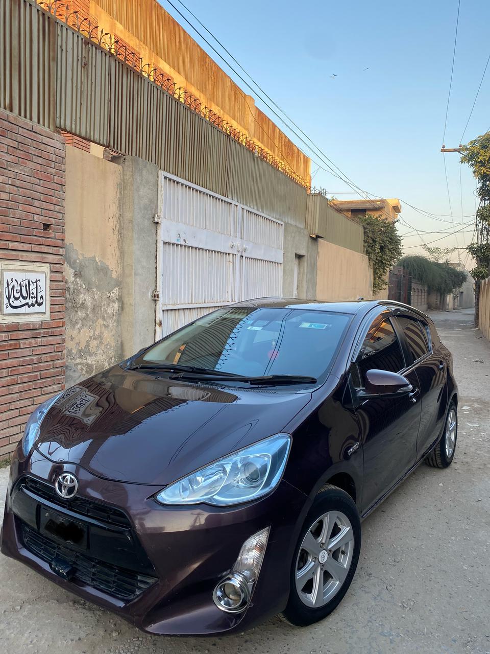Toyota Aqua G hybrid 2016