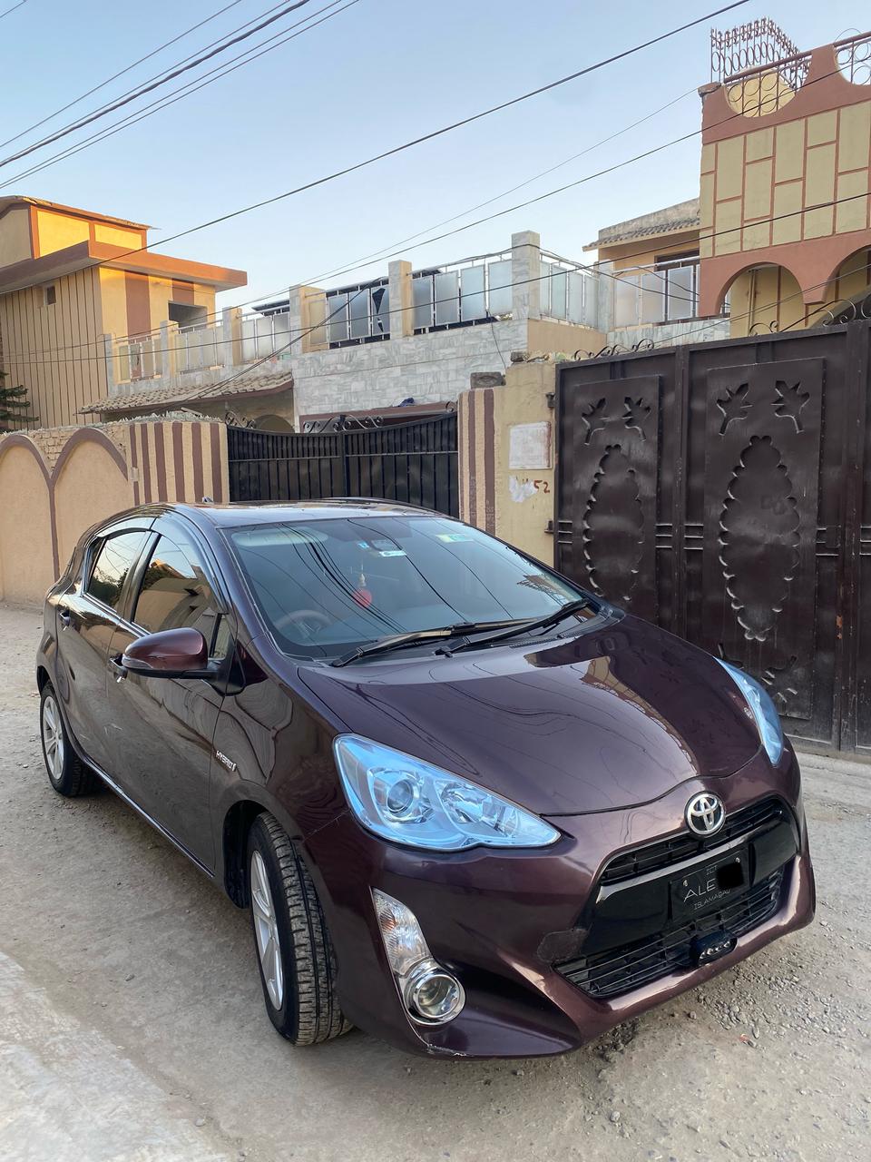 Toyota Aqua G hybrid 2016