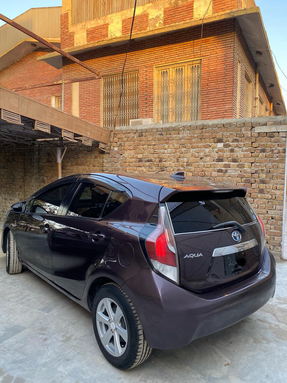 Toyota Aqua G hybrid 2016