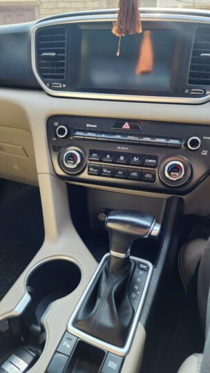 KIA SPORTAGE AWD  2021 model