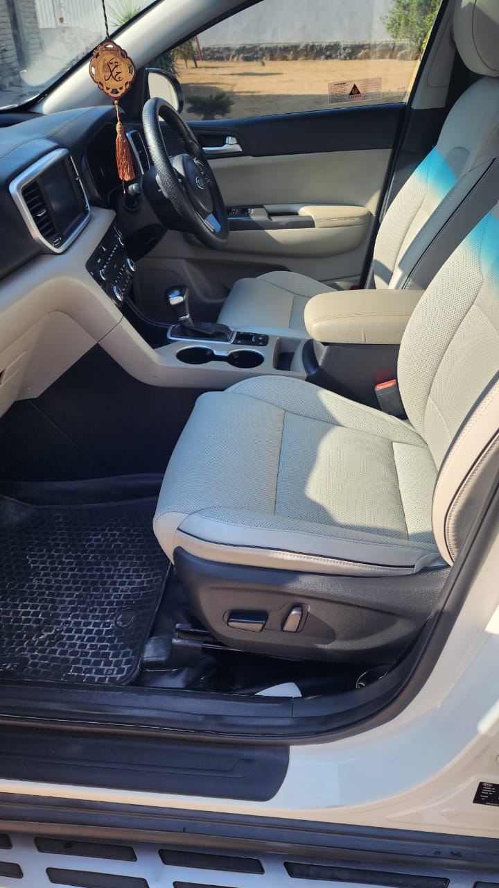 KIA SPORTAGE AWD 2021 model