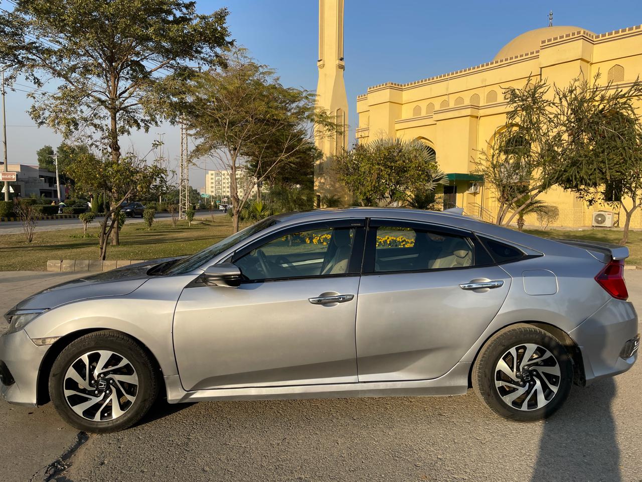 Honda civic X ug 2019