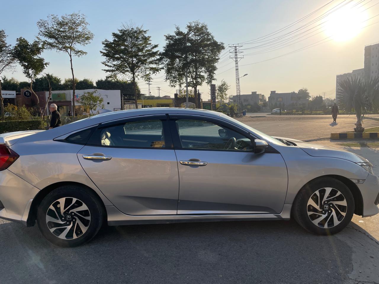 Honda civic X ug 2019