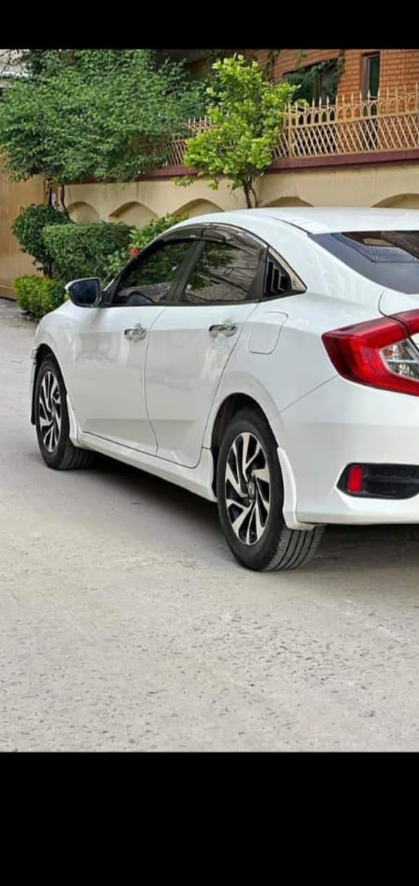 Honda civic X ug 2017